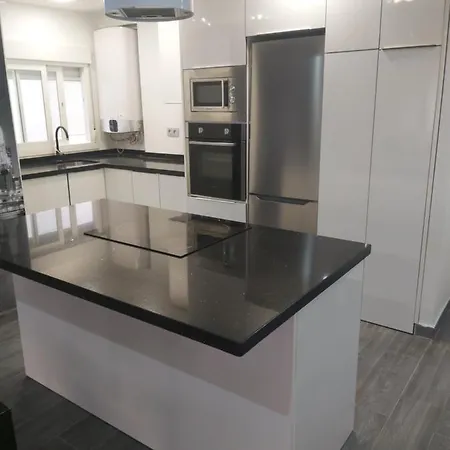 Excellent Location In Centre 2 Bedroom Apartment